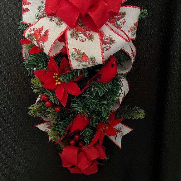 Christmas Red Cardinal Swag Wreath - Picture 2 of 2